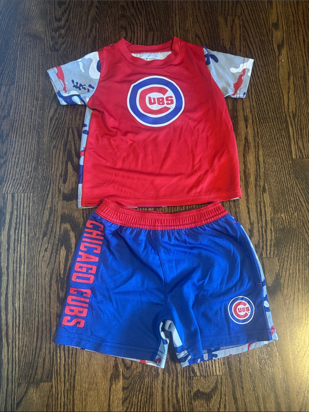 Toddlers Chicago Cubs 2-Piece Outfit - Worn Once 2T